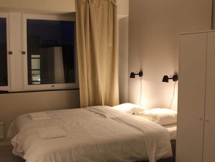 Bostad Bo i ett hotellrum med delat badrum Stockholm