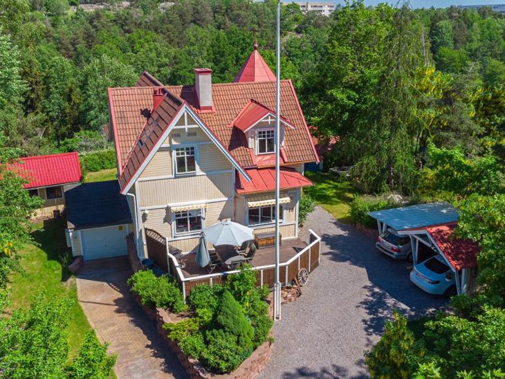 Bostad Långlötsvägen Upplands Väsby