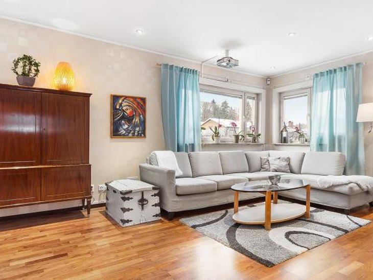 Bostad Mysigt hus med trädgård Stockholm